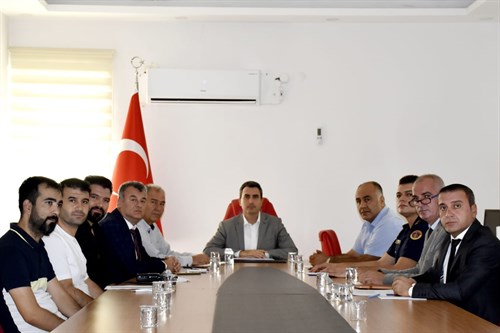 2023-2024 Eğitim Öğretim Yılı Okul Güvenliği Toplantısı, İlçe Kaymakamımız Sayın Can Kazım Kuruca, başkanlığında gerçekleştirildi.