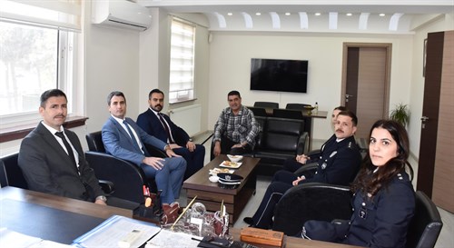 İlçe Kaymakamımız Sayın Can Kazım Kuruca 10 Nisan Polis Günü münasebetiyle Didim İlçe Emniyet Müdürlüğünü ziyaret ettiler.